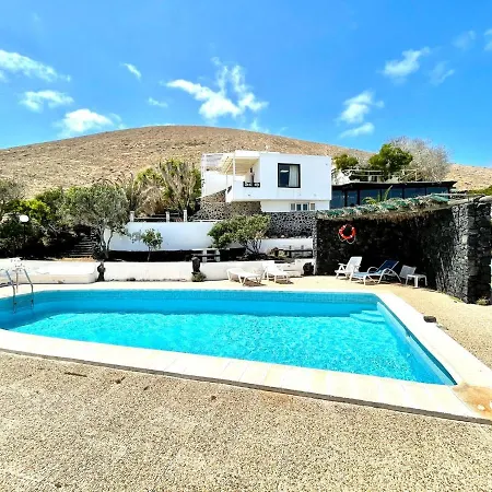 Apartamento D, Wifi, piscina con vista espectacular * Uga